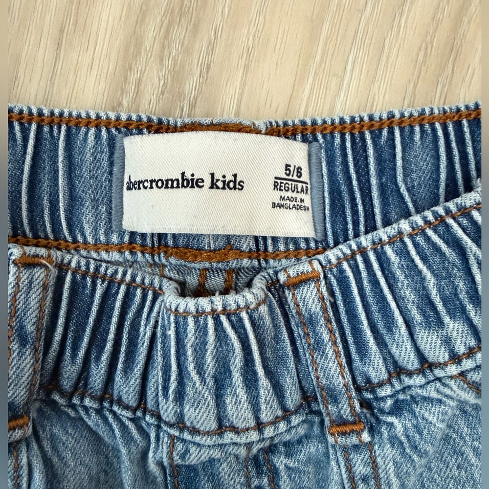 Abercrombie Kids - Wide Leg Pull On Jeans - girl’s 5/6 - Picture 3 of 4